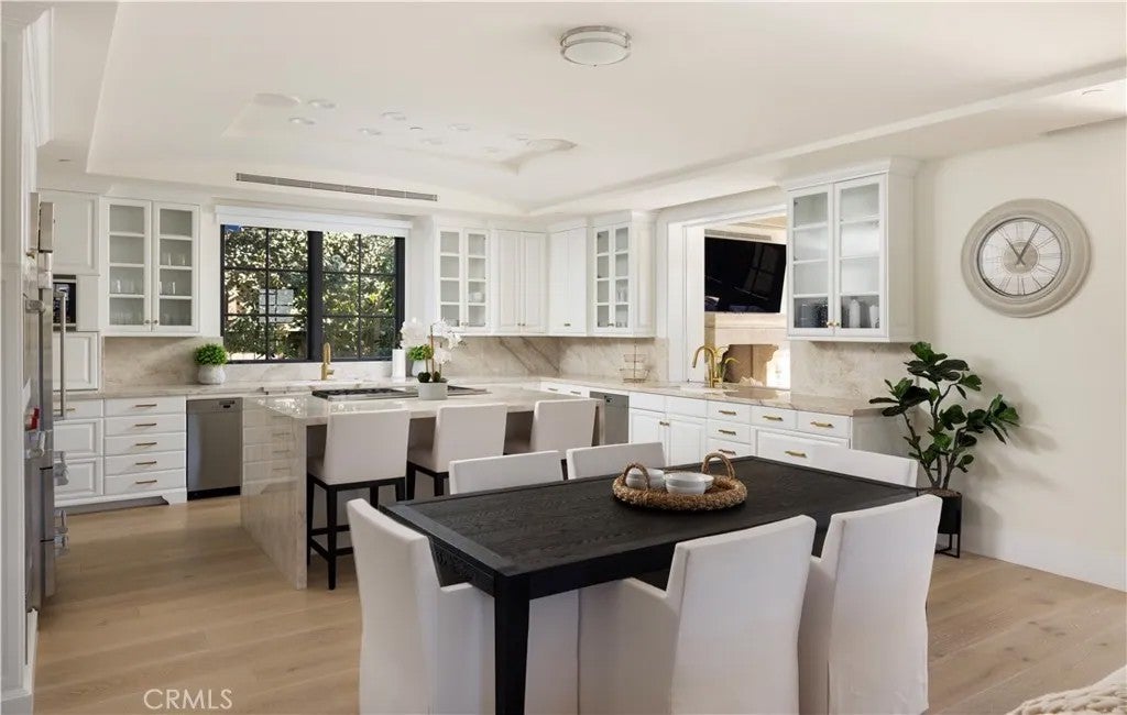 Photo of 260 Evening Canyon Road, Corona Del Mar, CA 92625 (MLS # NP26220798)