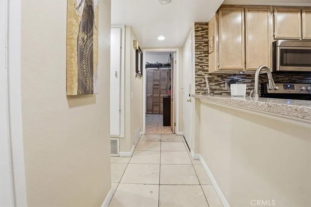 300 S Prospectors Road 29