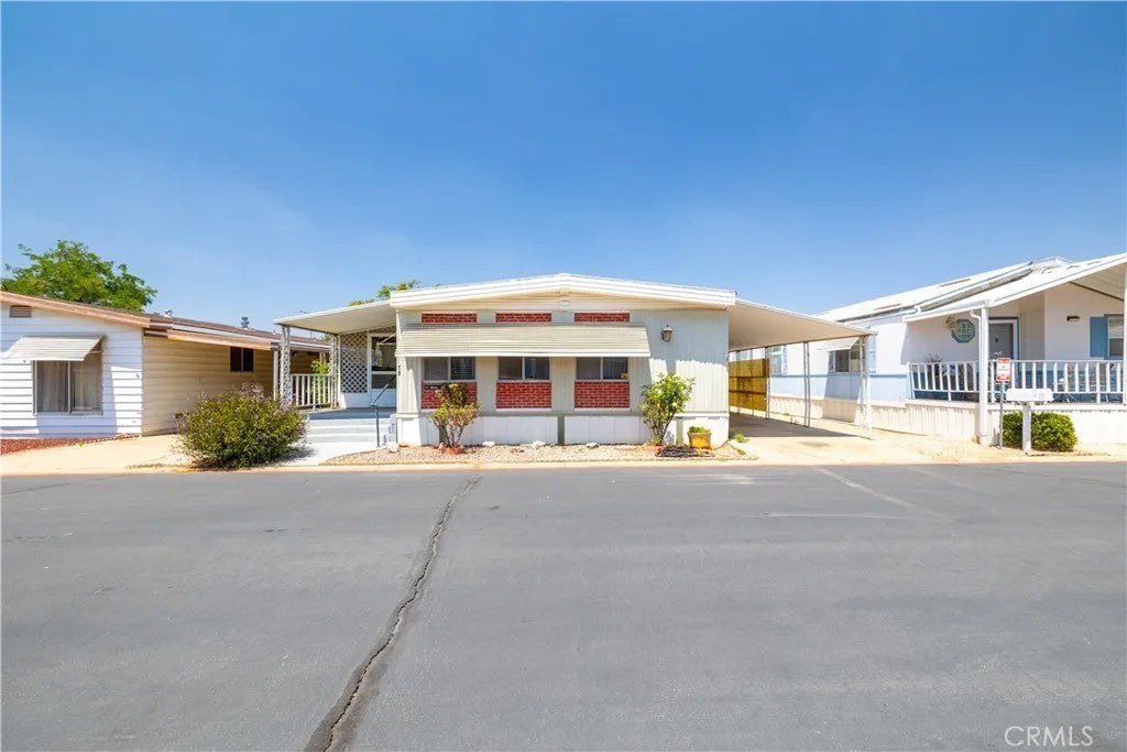 Photo of 975 California ST, Calimesa, CA 92320 (MLS # SW26145201)