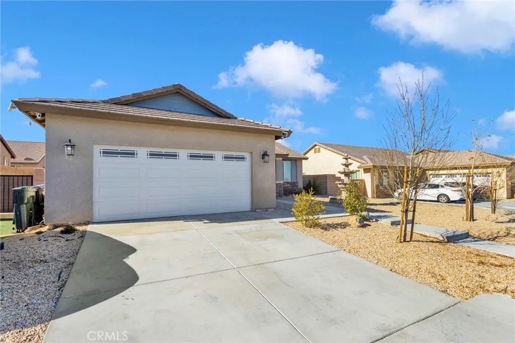 Photo of 13242 W Mesa Way, Victorville, CA 92395 (MLS # HD26007971)