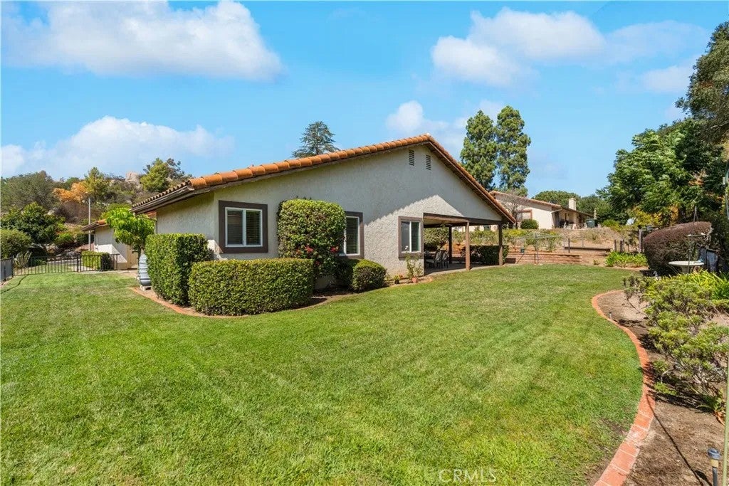 28235 Stonington