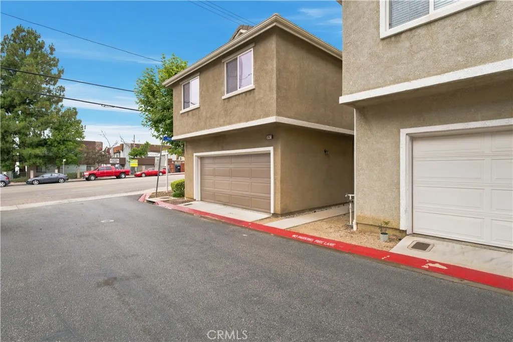 13471 Sunny Palms Ln
