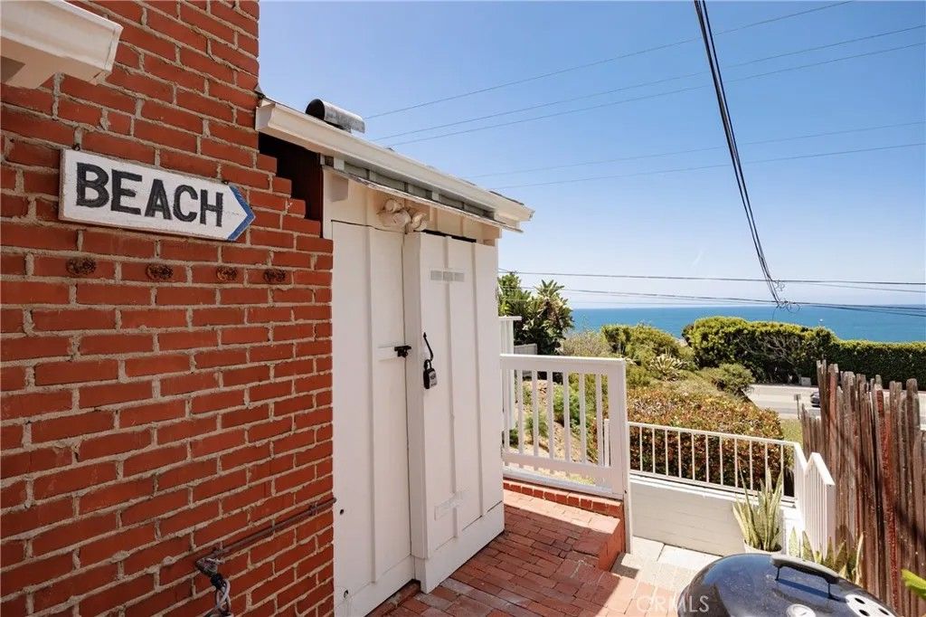 Photo of 31834 Virginia Way, Laguna Beach, CA 92651 (MLS # LG25282310)