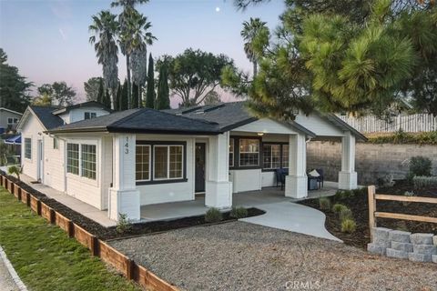 Photo of 143 Vine St, Paso Robles, CA 93446 (MLS # PI26042445)