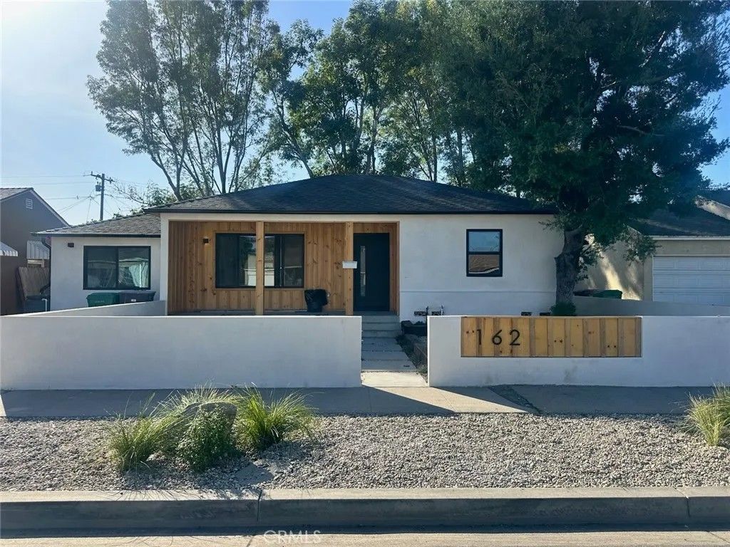 Photo of 162 E Adair St, Long Beach, CA 90805 (MLS # DW26025281)