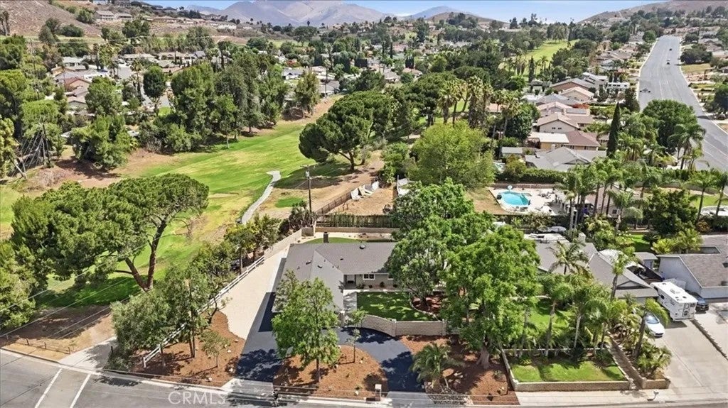 7831 LIVE OAK Drive