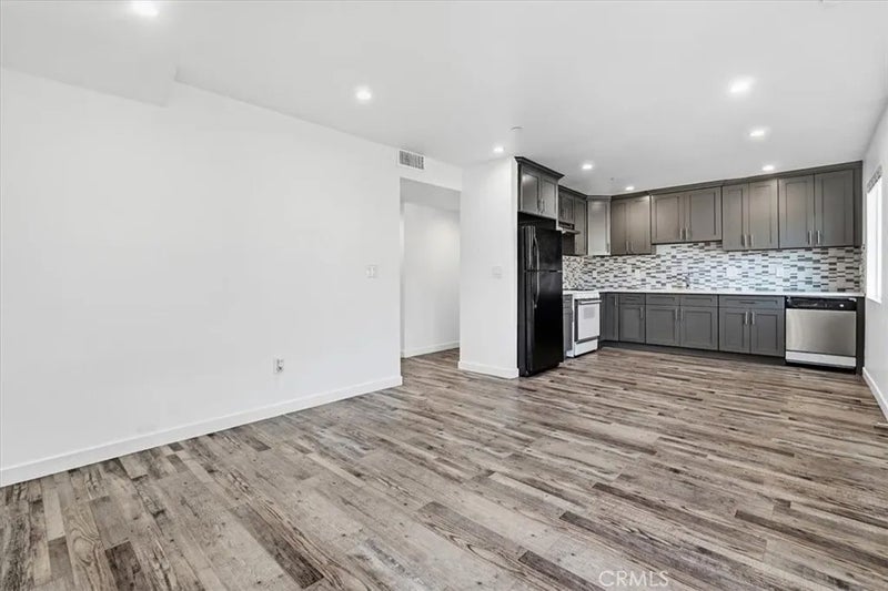 4150 S Normandie