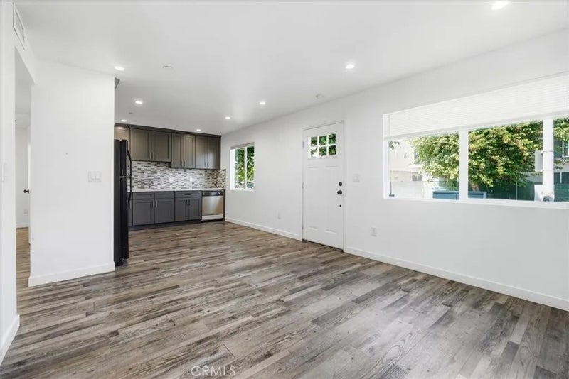 4150 S Normandie
