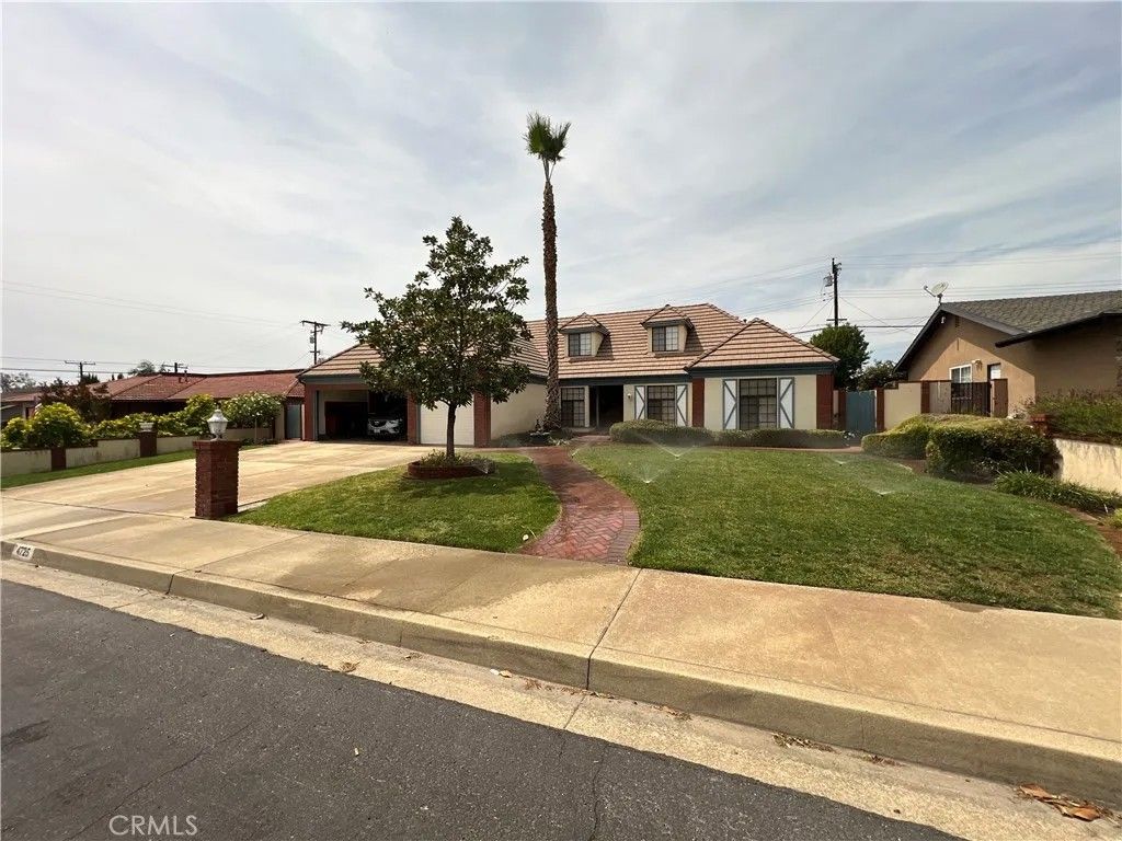 Photo of 4725 Hale Ave, La Verne, CA 91750 (MLS # RS26083975)