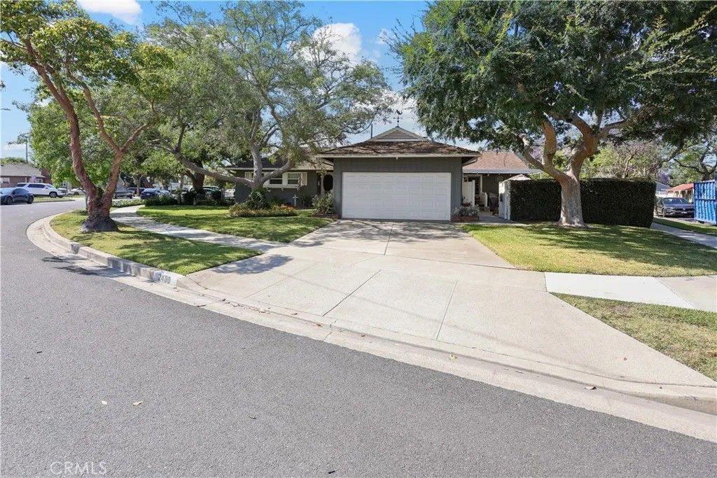 Photo of 2400 Terraine Ave, Long Beach, CA 90815 (MLS # PW26095921)