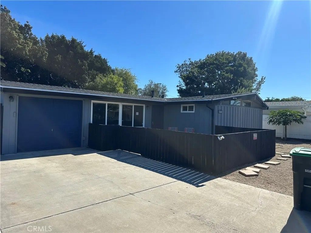 Photo of 2610 Willo Ln, Costa Mesa, CA 92627 (MLS # PW25242951)