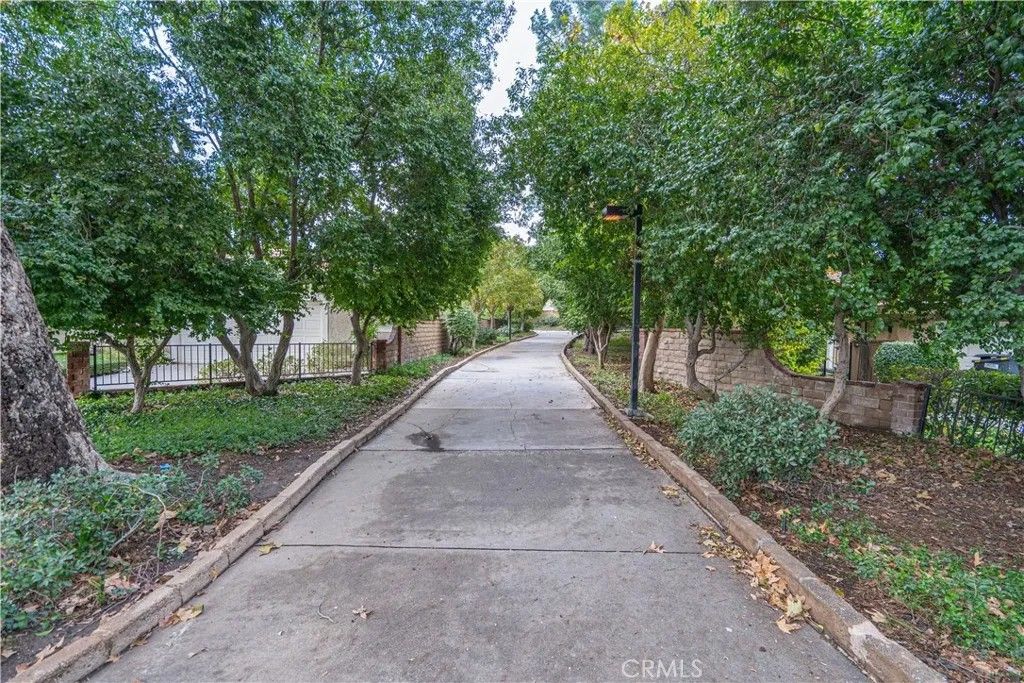 Photo of 23732 Via Tomas, Valencia, CA 91355 (MLS # SR25268253)