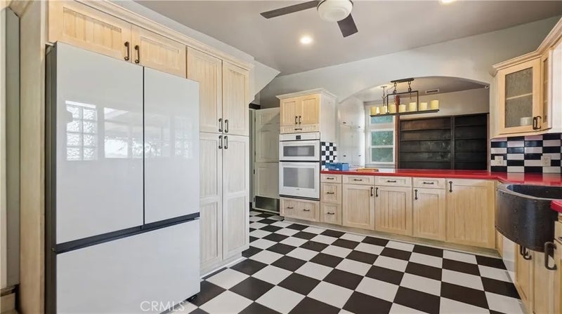 10568 Foothill