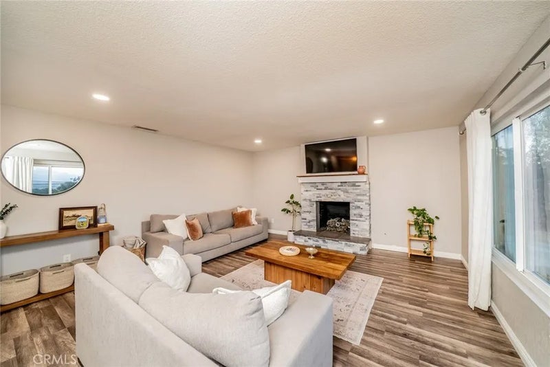 4659 Crestview