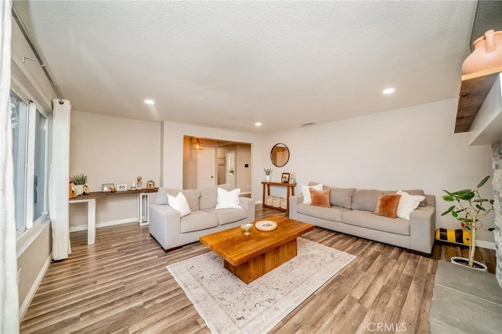 4659 Crestview