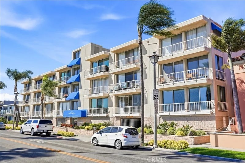 383 Bay Shore 203
