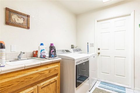 Tiny photo for 14666 Cool Glen, Helendale, CA 92342 (MLS # HD25252336)