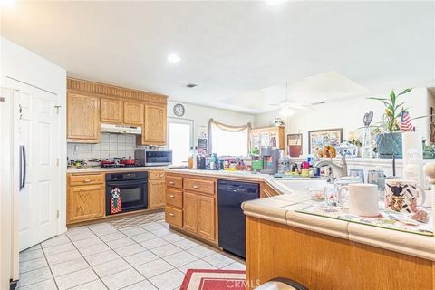 Tiny photo for 14666 Cool Glen, Helendale, CA 92342 (MLS # HD25252336)