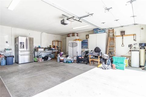 Tiny photo for 14666 Cool Glen, Helendale, CA 92342 (MLS # HD25252336)