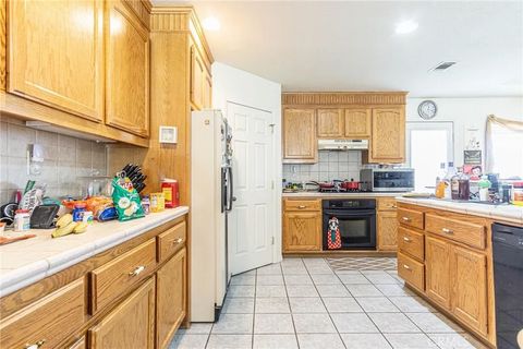 Tiny photo for 14666 Cool Glen, Helendale, CA 92342 (MLS # HD25252336)