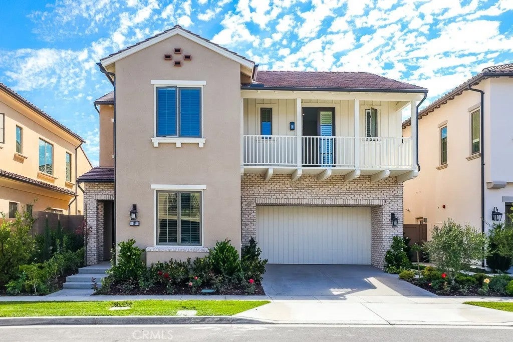 Photo of 149 Roscomare, Irvine, CA 92602 (MLS # OC26177347)