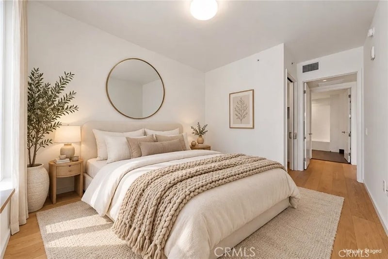 889 Francisco St 1210