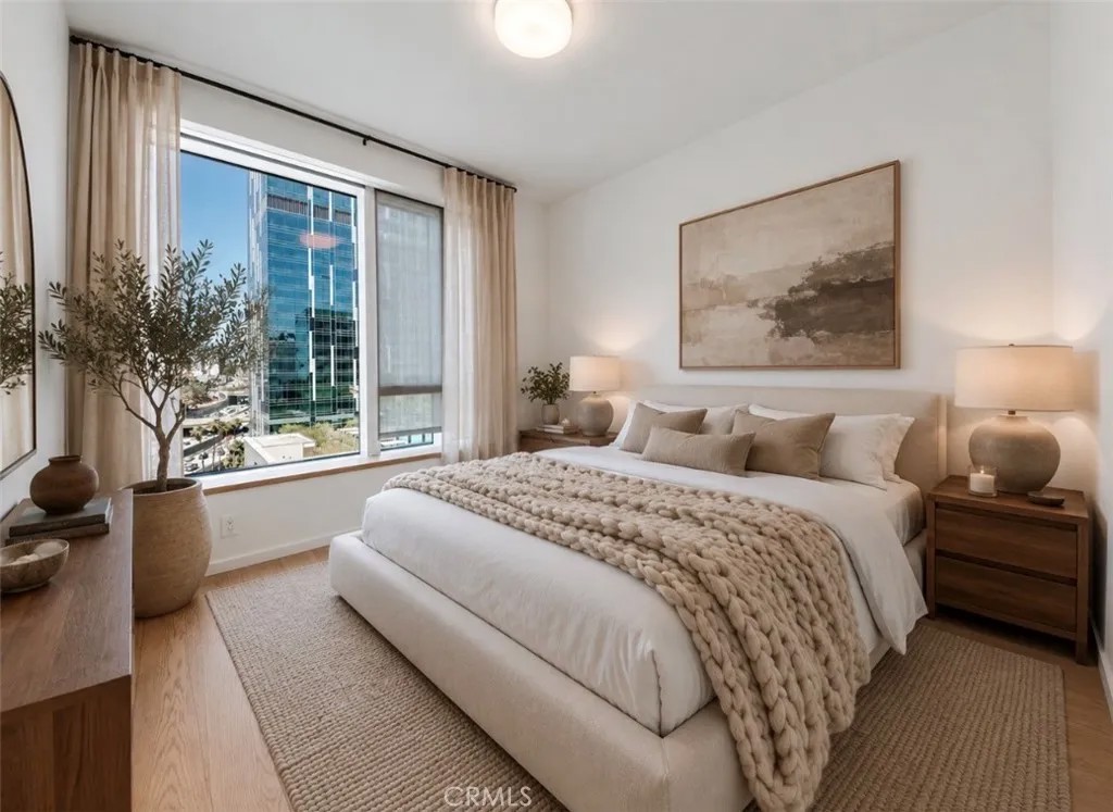 889 Francisco St 1210