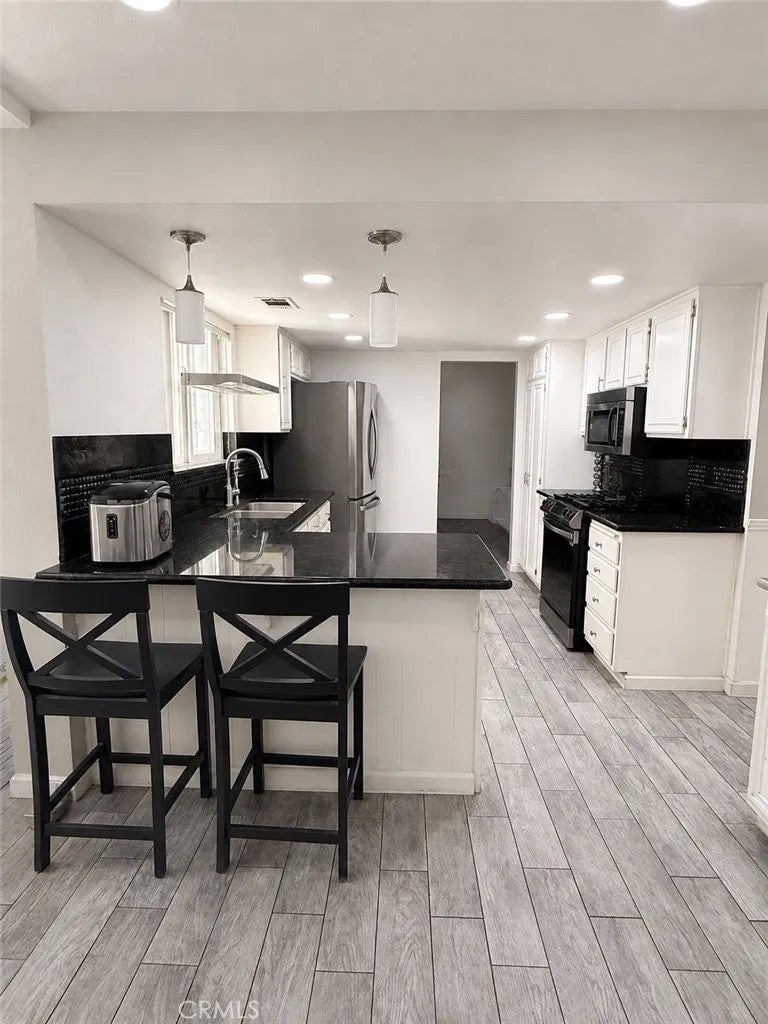 1768 Sierra View