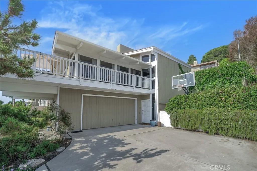2520 Via Sanchez
