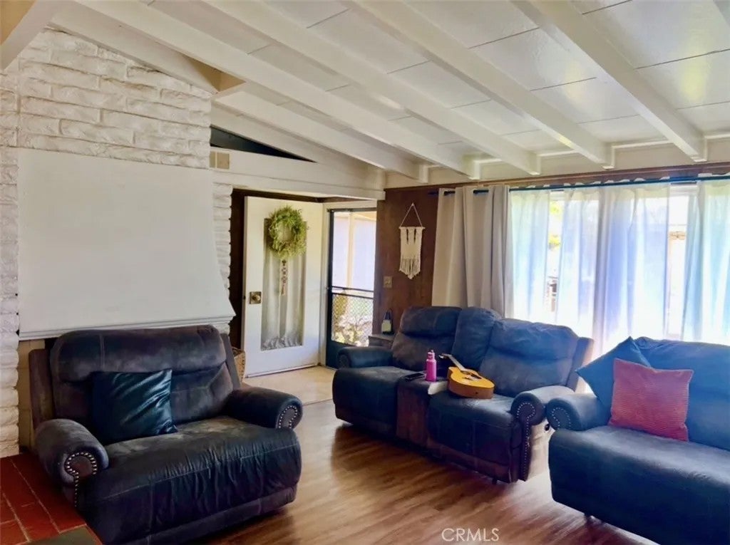 2123 W Romneya