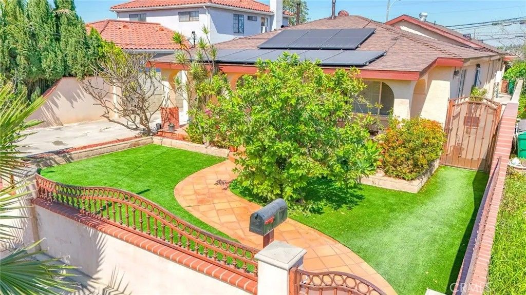 Photo of 1709 E Luray Street, Long Beach, CA 90807 (MLS # PW26089043)
