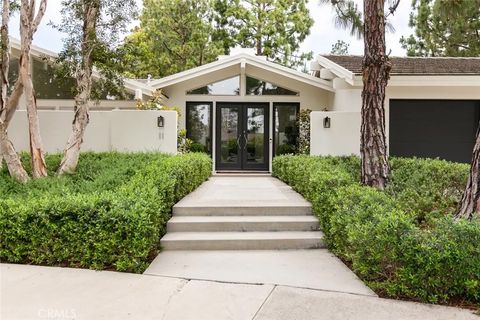 Photo of 11 Greenbriar Ln, Newport Beach, CA 92660 (MLS # NP26010913)