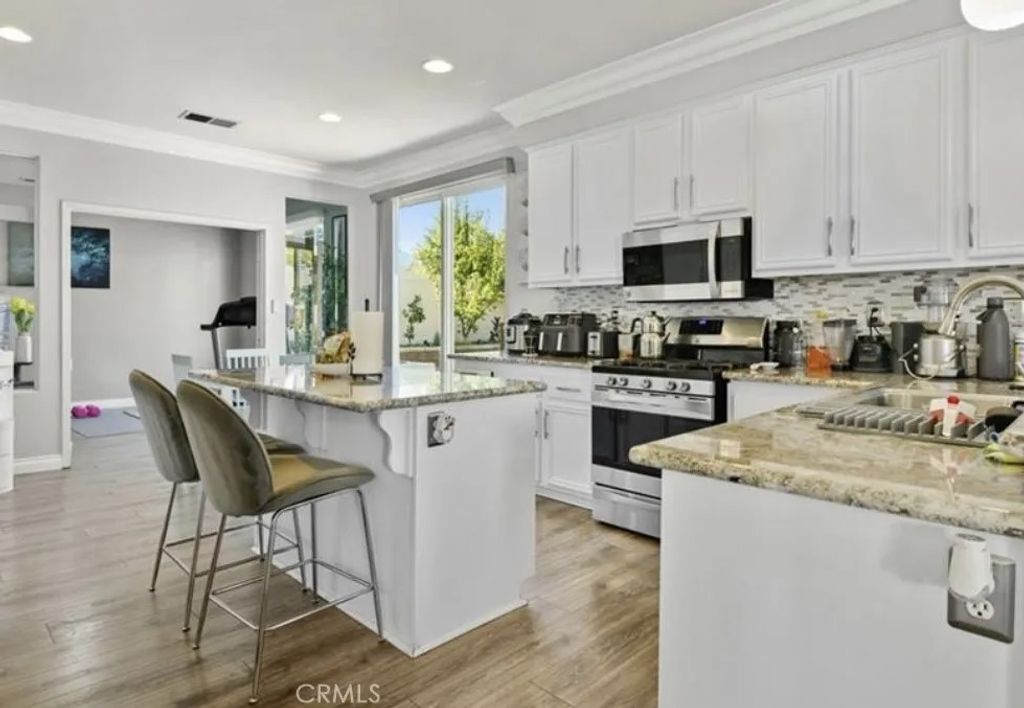 Photo of 3740 Coleville Cir, Corona, CA 92881 (MLS # CV25277302)