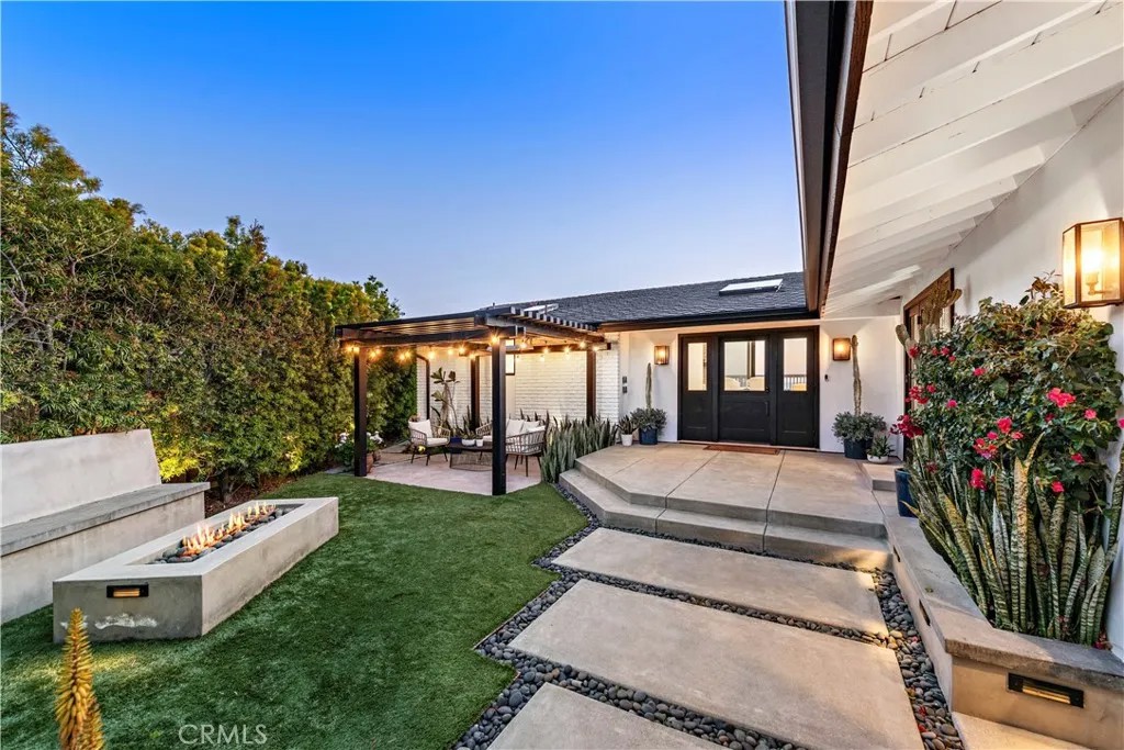 2402 Calle Madiera