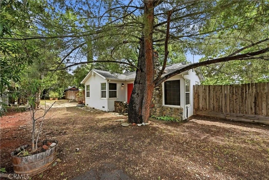 Photo of 12847 E Highway 20, Clearlake Oaks, CA 95423 (MLS # LC26060086)