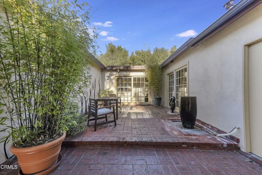 Photo of 2443 Shields Street, La Crescenta, CA 91214 (MLS # P1-25773)