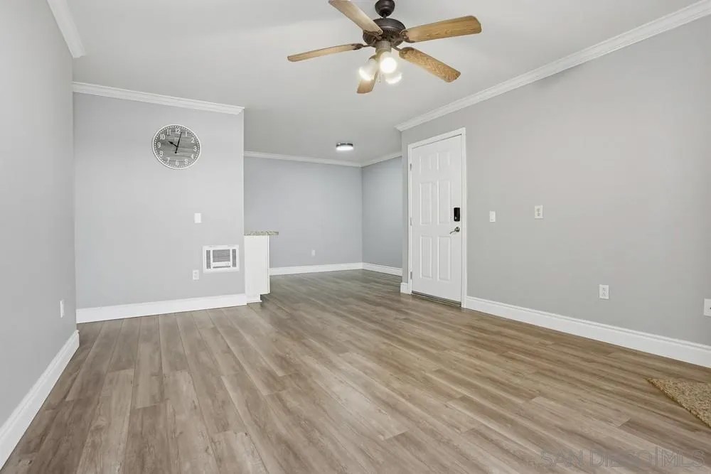 9959 Azuaga Street I101