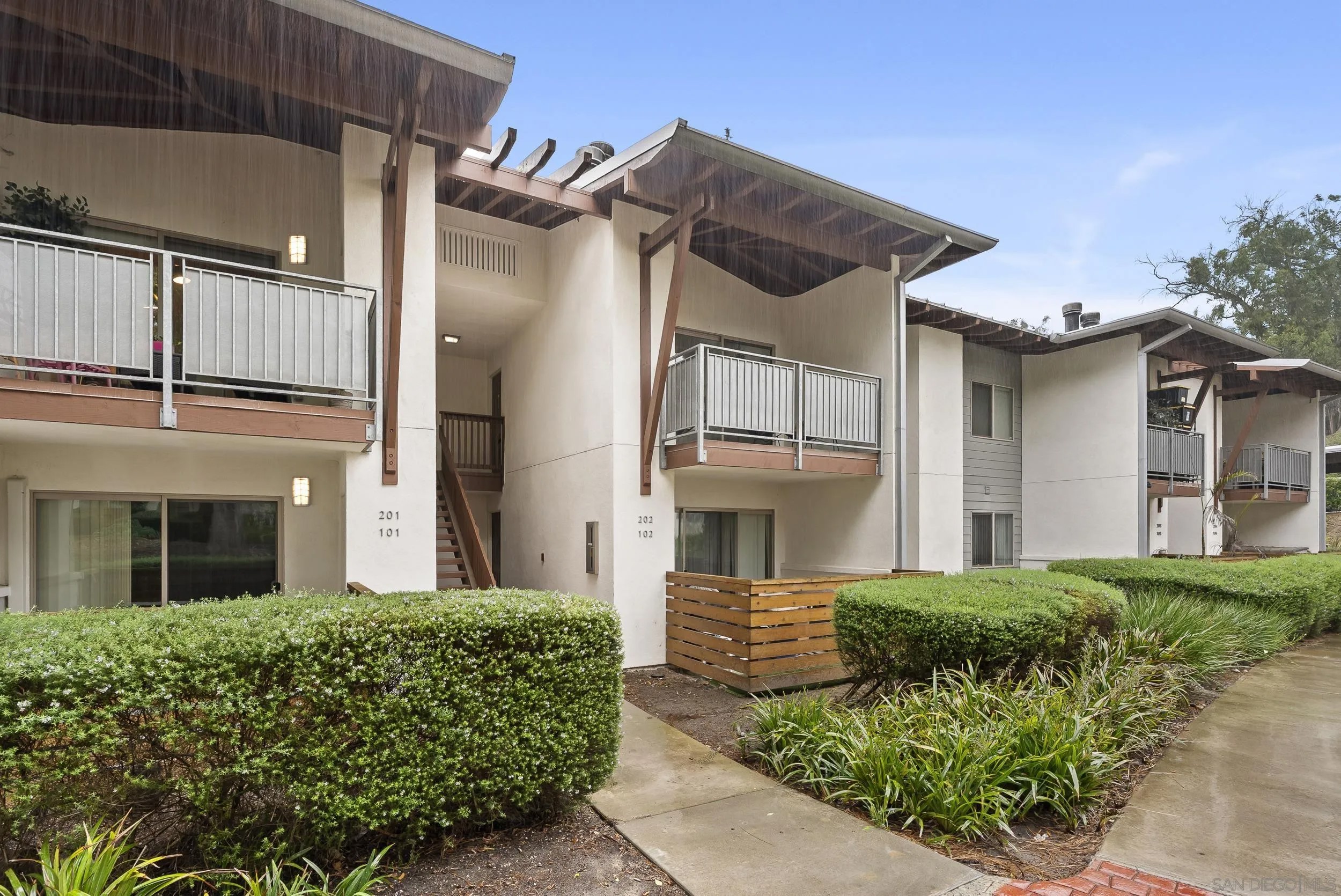 1810 S El Camino Real 202
