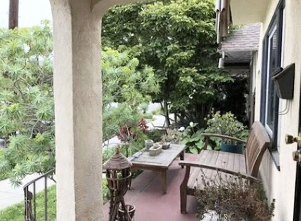 Photo of 1116 E Appleton St, Long Beach, CA 90802 (MLS # OC26049589)