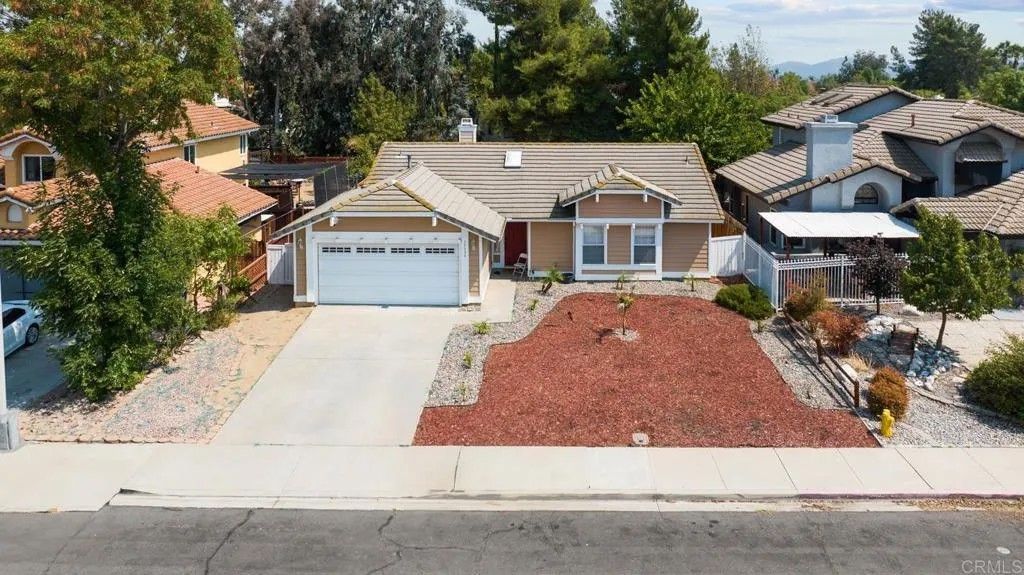 Photo of 39938 Pearl Drive, Murrieta, CA 92563 (MLS # PTP2507427)