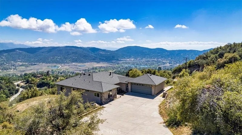 25250 Deertrail