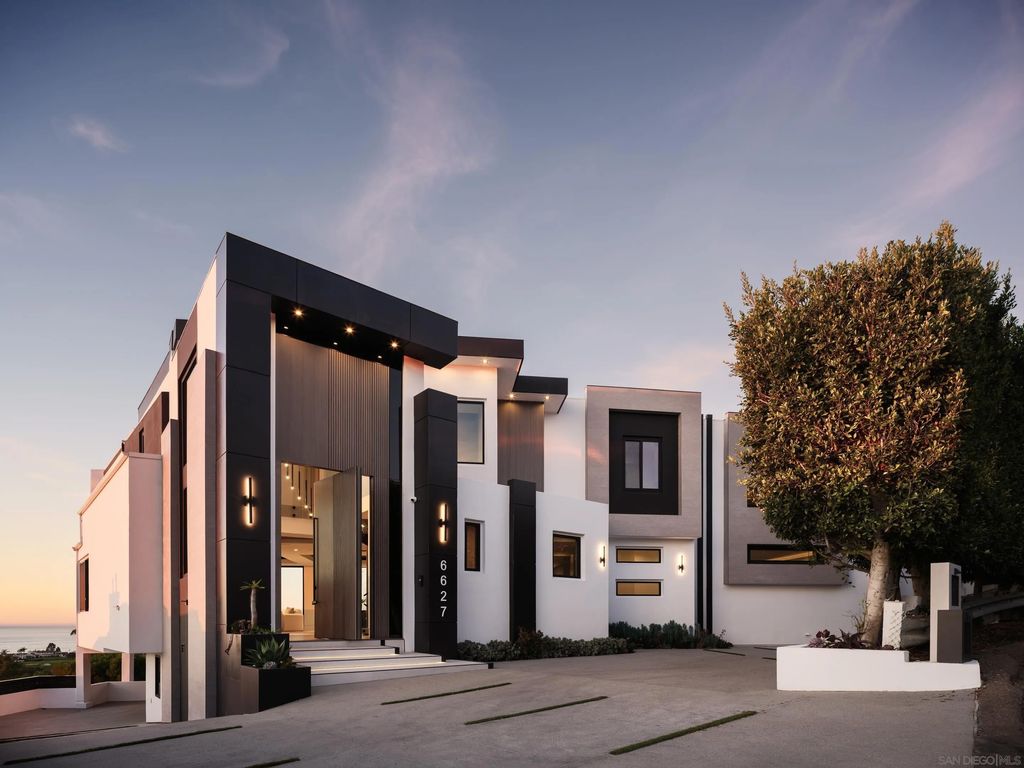 Photo of 6627 Muirlands Dr, La Jolla, CA 92037 (MLS # 260001453)