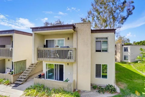 Photo of 432 Edgehill Lane #156, Oceanside, CA 92054 (MLS # NDP2607704)