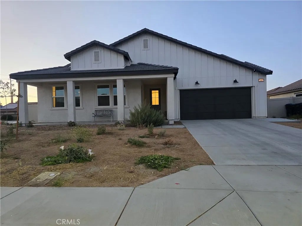 Photo of 1887 Vincent Dr, Palmdale, CA 93551 (MLS # CV26129437)