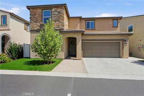 Photo of 30028 Arroyo Springs, Murrieta, CA 92563 (MLS # SW26154649)