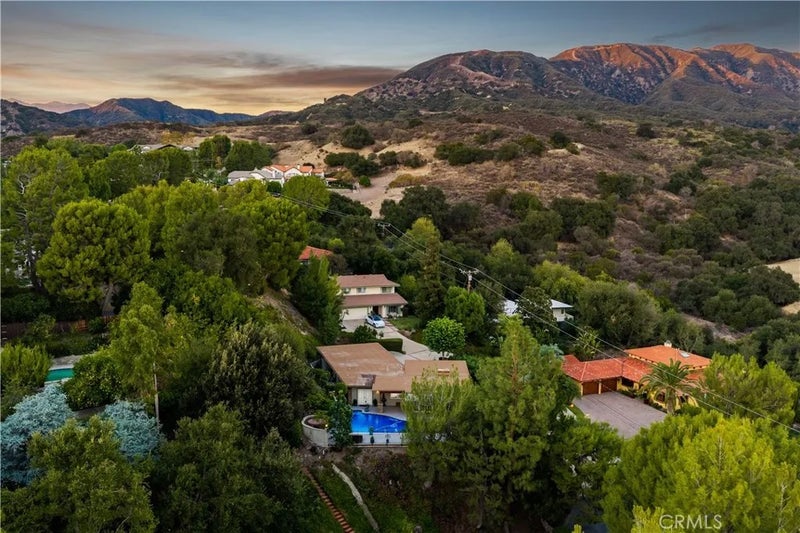 1107 Sandhurst Lane