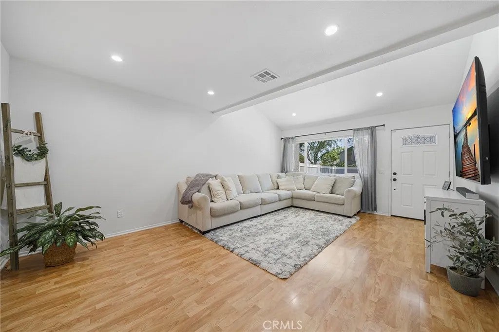 900 W Sierra Madre 36