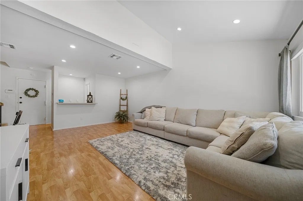 900 W Sierra Madre 36
