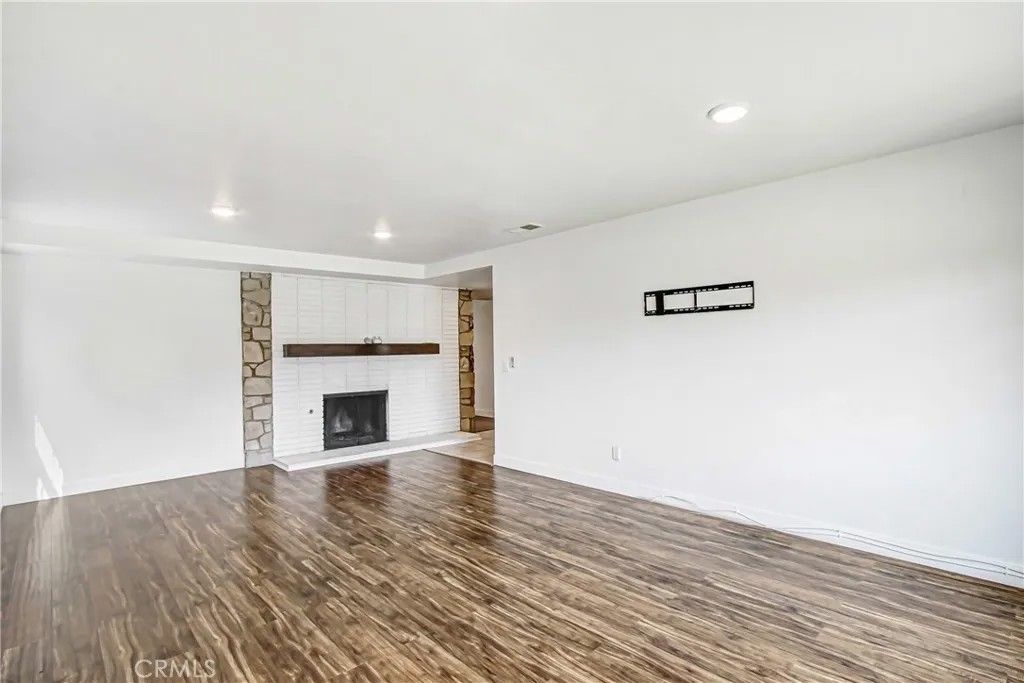 Photo of 458 Termino, Corona, CA 92879 (MLS # CV26035500)