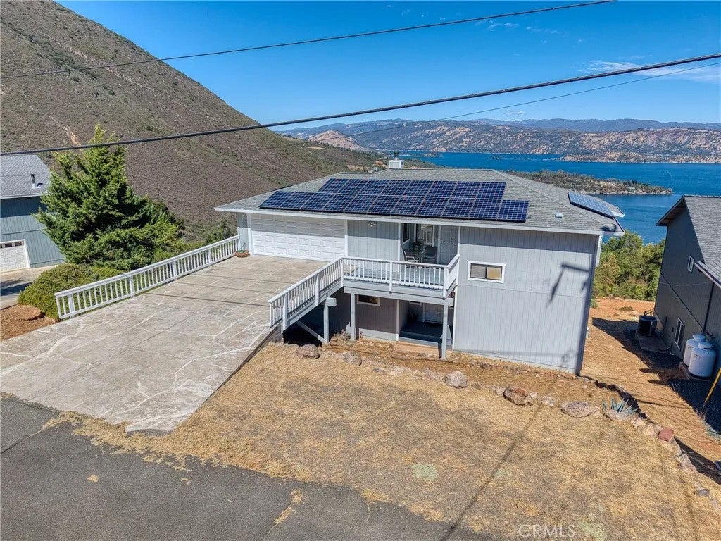 8904 Fairway Drive